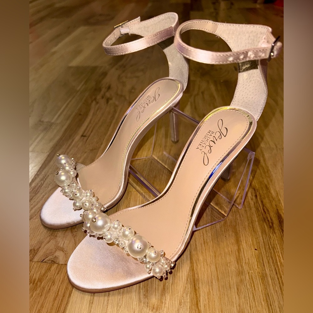 Jewel Badgley Mischka Champagne Pearl Heels